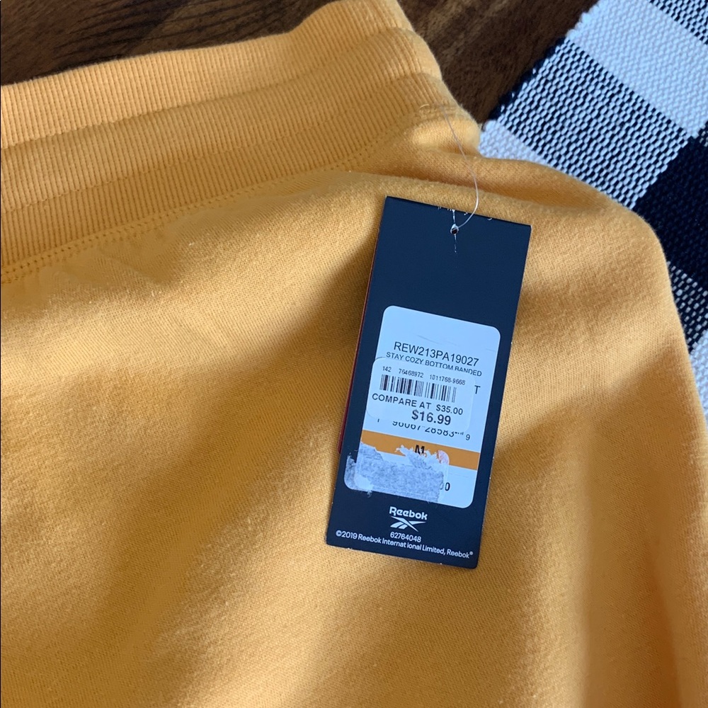 NWT Reebok cuffed sweatpants - Picture 5 of 5